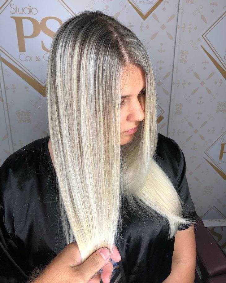 morena iluminada cabelo longo