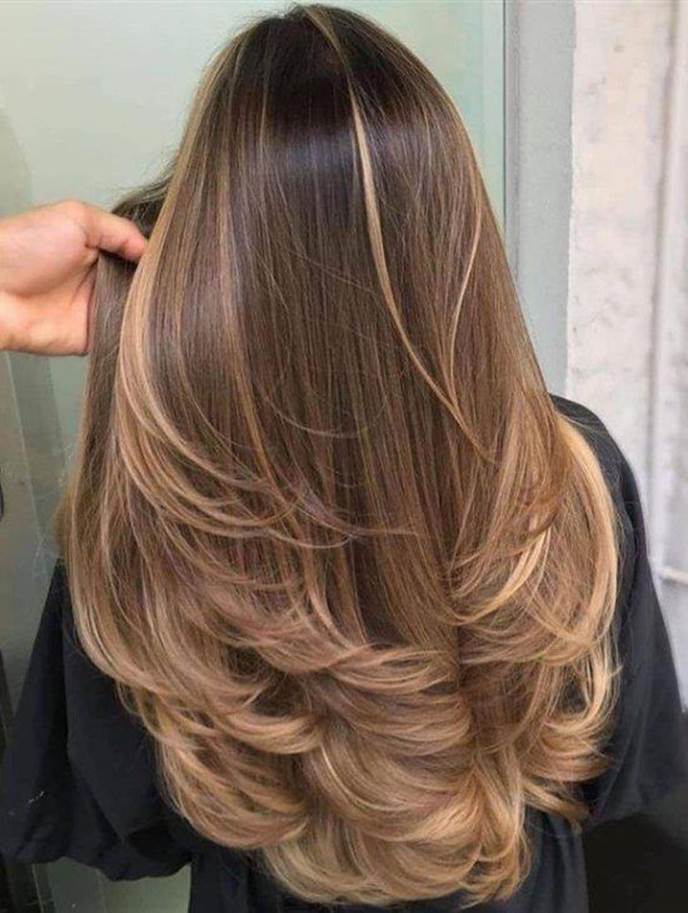 corte em camadas com franja cortina