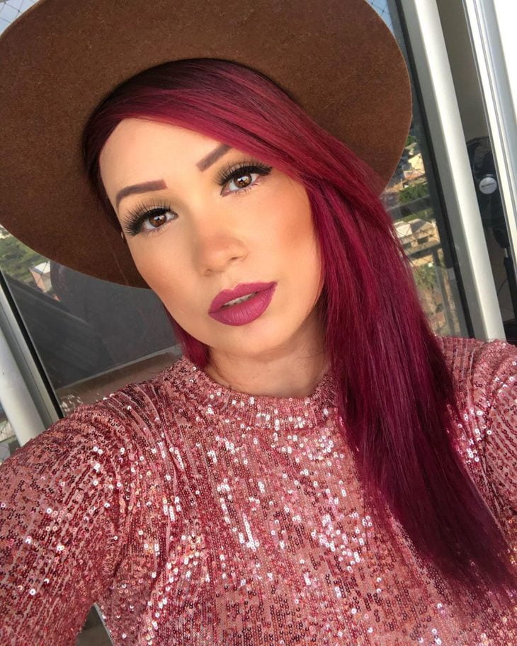 marsala em cabelo crespo